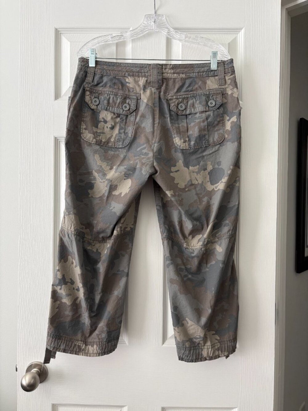 Camo Capri Pants Natural Reflections Size 12 - Picture 2 of 5